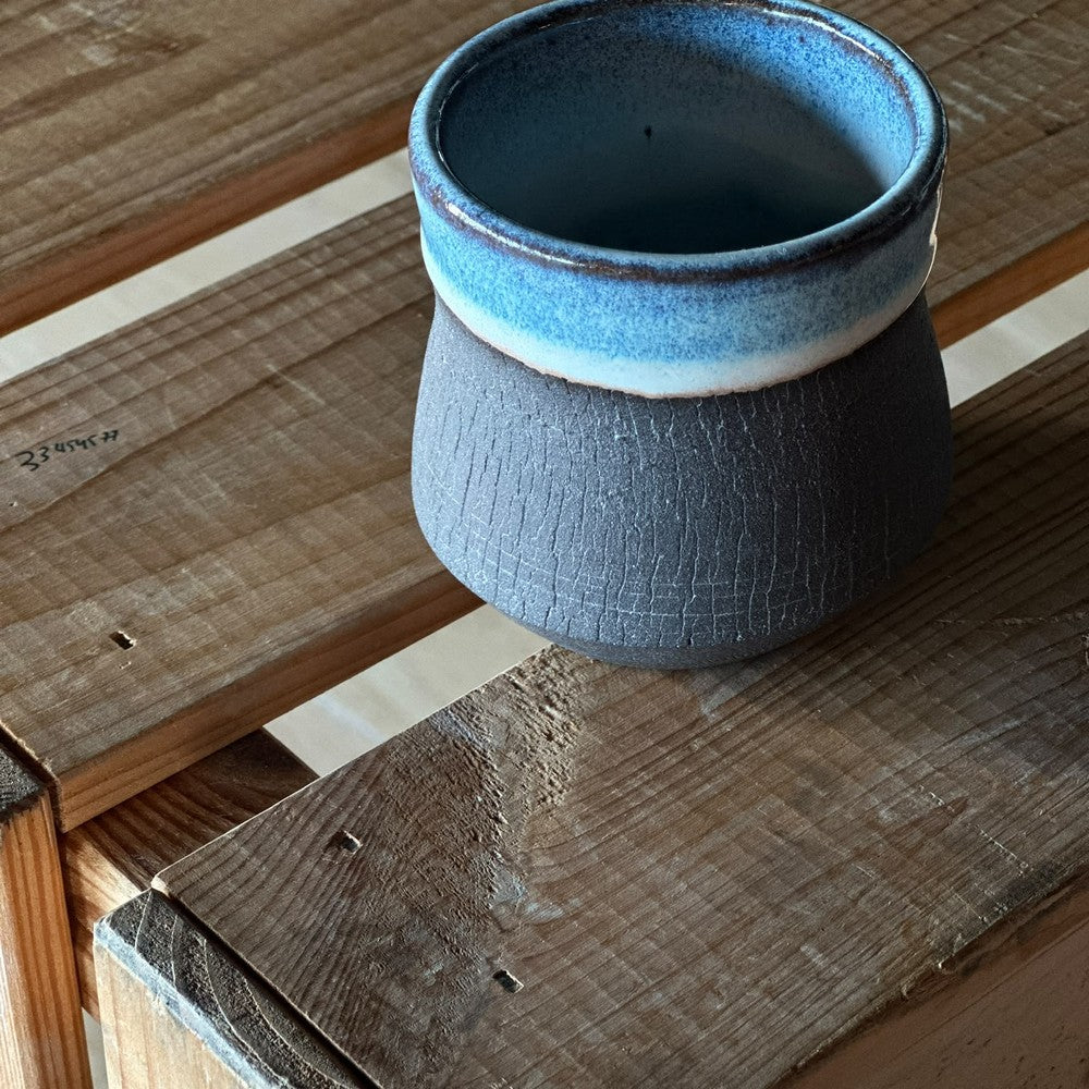Crackle Cup - Black with light blue