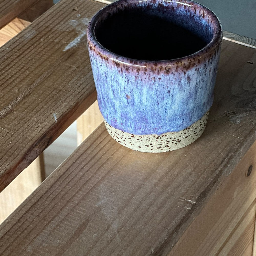 Sprinkled V Cup - Green & brown
