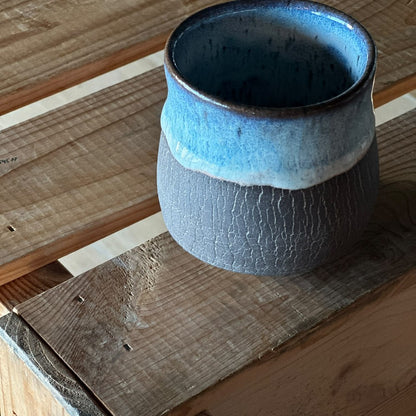 Crackle Cup - Black with light blue