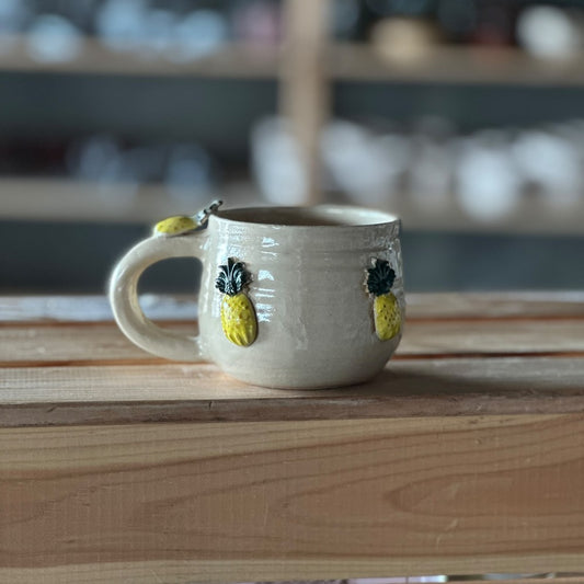 Mug with Pineapple - Beige